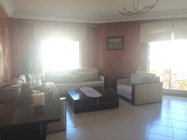Gemeubeld appartement met terras in Racine, Casablanca