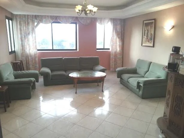 Gemeubeld Appartement met Garage in Casablanca