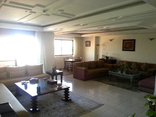 Licht Appartement met Balkon in Casablanca