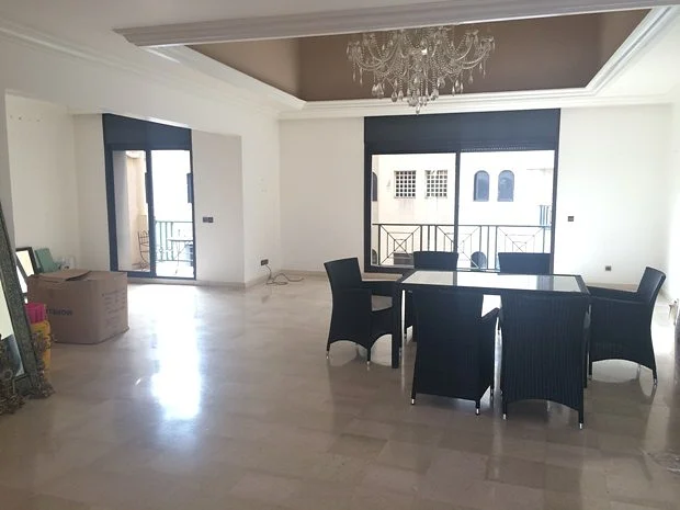 Duplex Appartement met Terras in Ain Diab