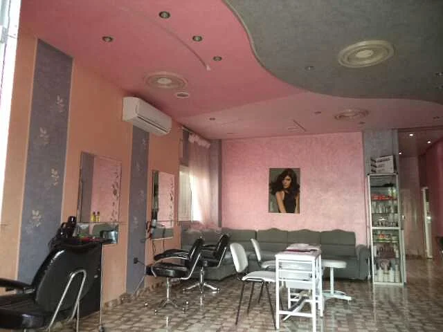 Commercieel pand met tuin en terras in Salé