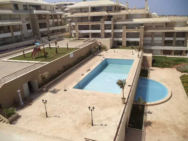 شقة مفروشة بإطلالة بحرية في بوقنادل