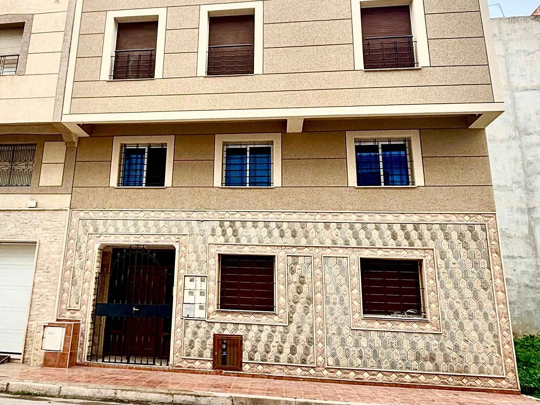 دوبلكس واسع للبيع - حي المطار، الناظور