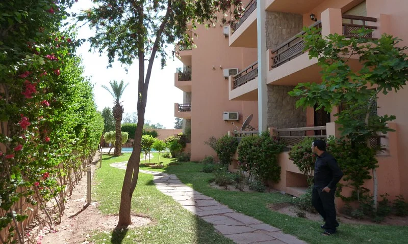 Appartement met Enorme Terras en Zwembad