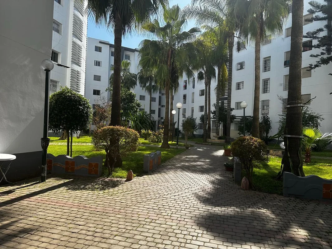 Prachtig gerenoveerd appartement met uitzicht op moskee en tuin