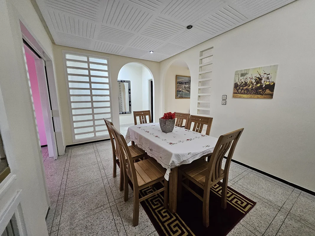 Licht appartement met balkon in Agdal voor medisch praktijk