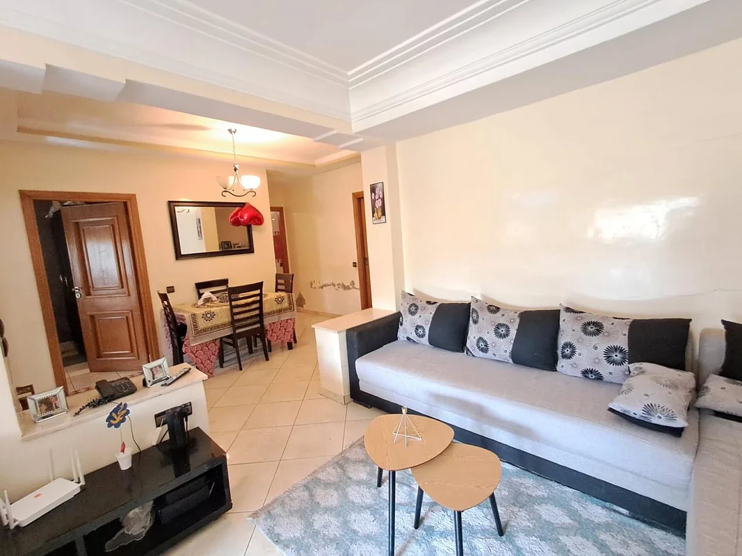 Charmant Appartement met Grote Terras en Garage in Roches Noires