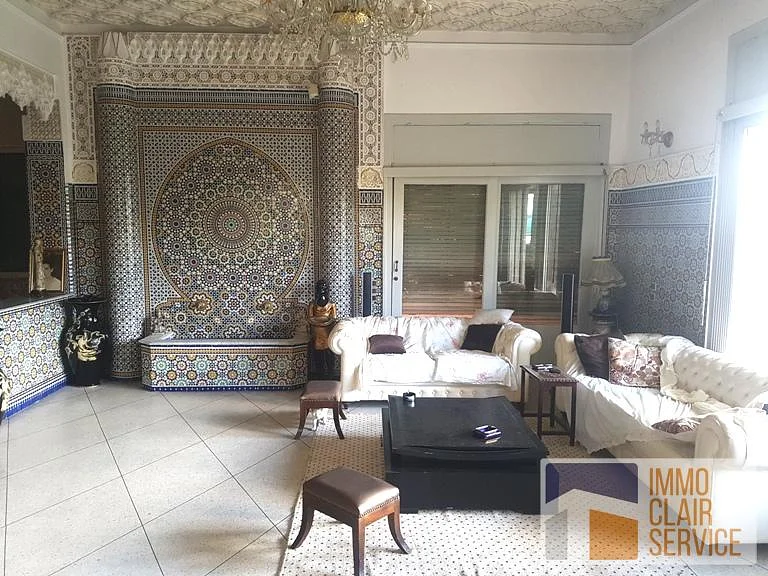 فيلا فاخرة للبيع في حي بولو - الدار البيضاء