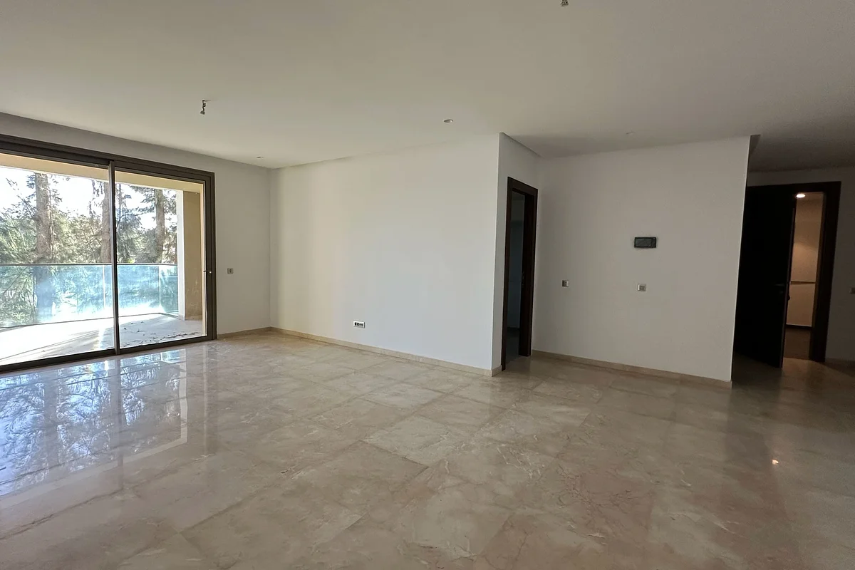 شقة جديدة للإيجار