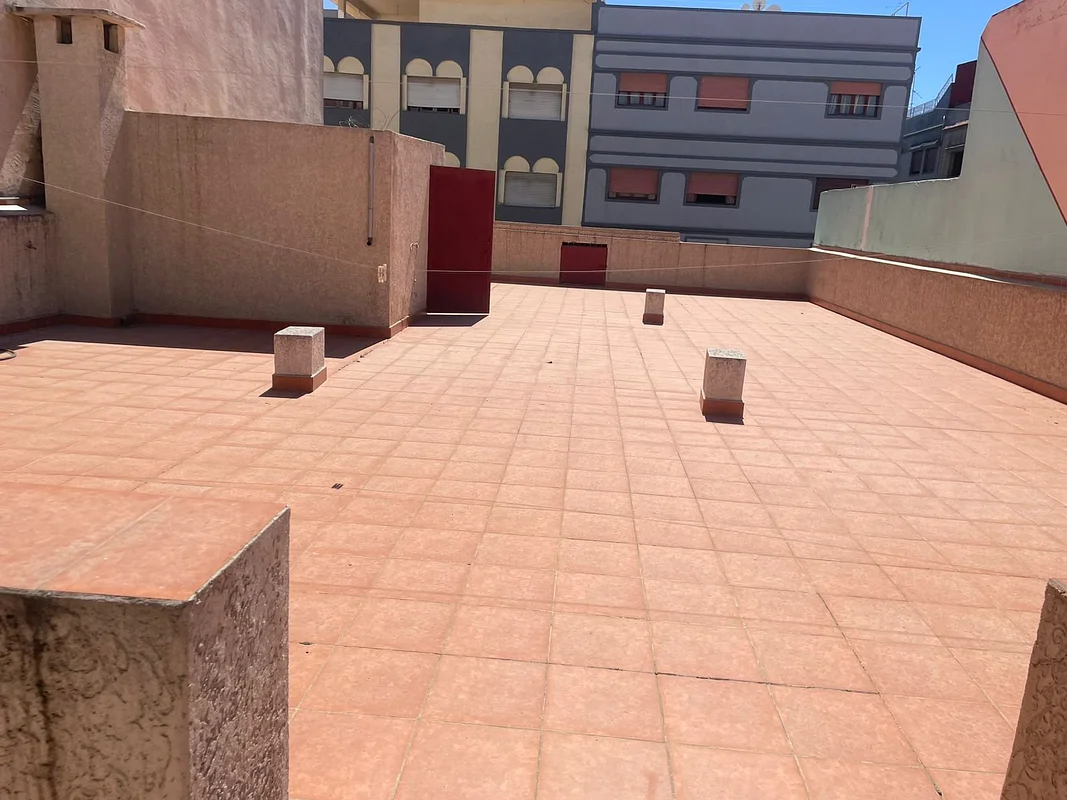 MAISON A VENDRE A TANGER SITUATION PLAZA TOROS ZONE IMMEUBLE/ REFERENCE: VTAA91425