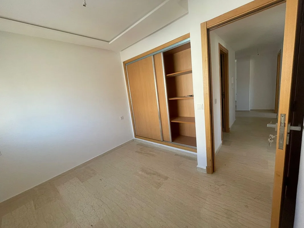 شقة جديدة للإيجار في طنجة حي مسنانة