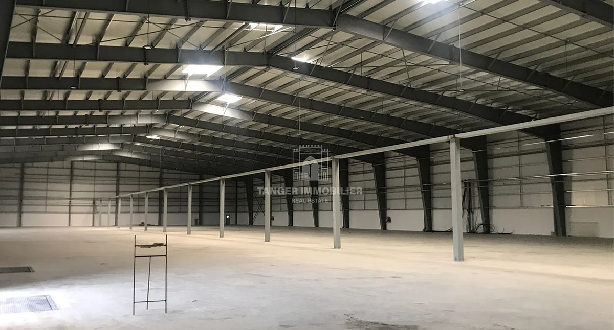 منزل جديد بموقع مركزي وحديقة