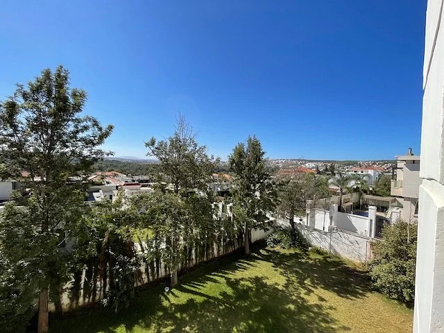 Prachtige Duplex te Huur met Terras en Tuin in La Montagne