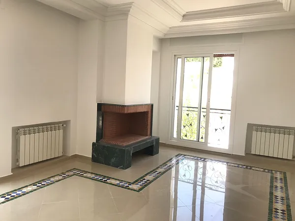 VILLA A LOUER AVEC PISICINE QUARTIER RESIDENTIEL TANGER / REFERENCE LTAA3621