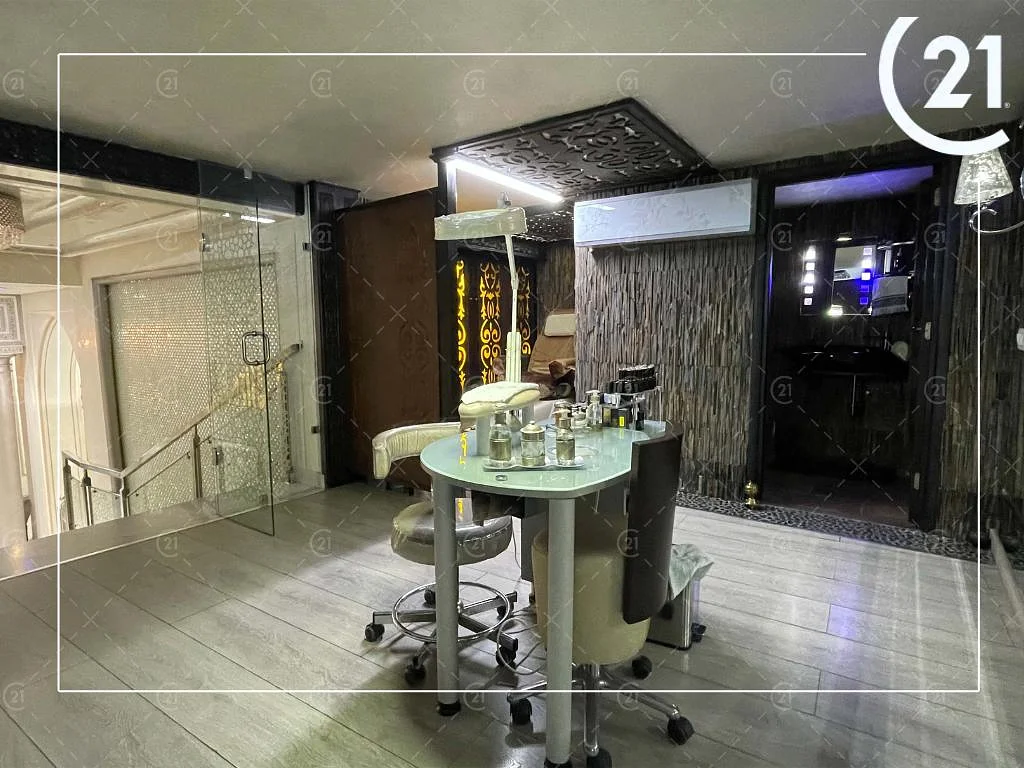 Commercieel pand - Val Fleury