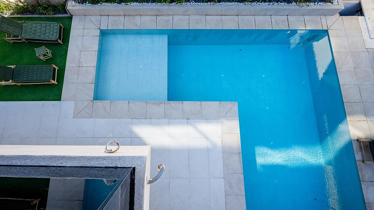 Moderne Villa met Verwarmd Zwembad in Akenza