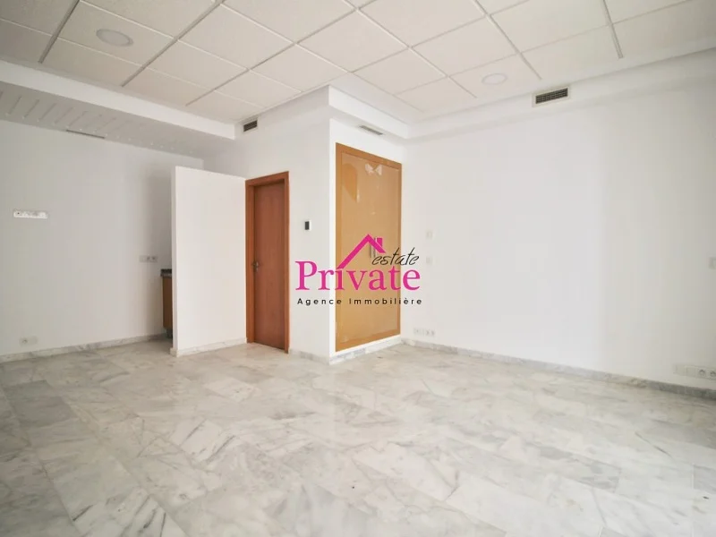 Location Bureau 50 m² quartier administratif Tanger Ref: LA656