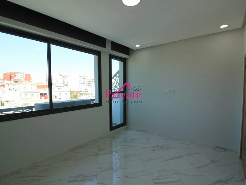 Location Bureau 44 m² RUE DE FES,Tanger Ref: la597