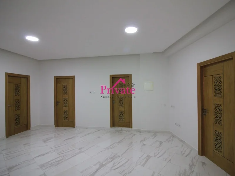 Location Bureau 103 m² RUE DE FES,Tanger Ref: la594