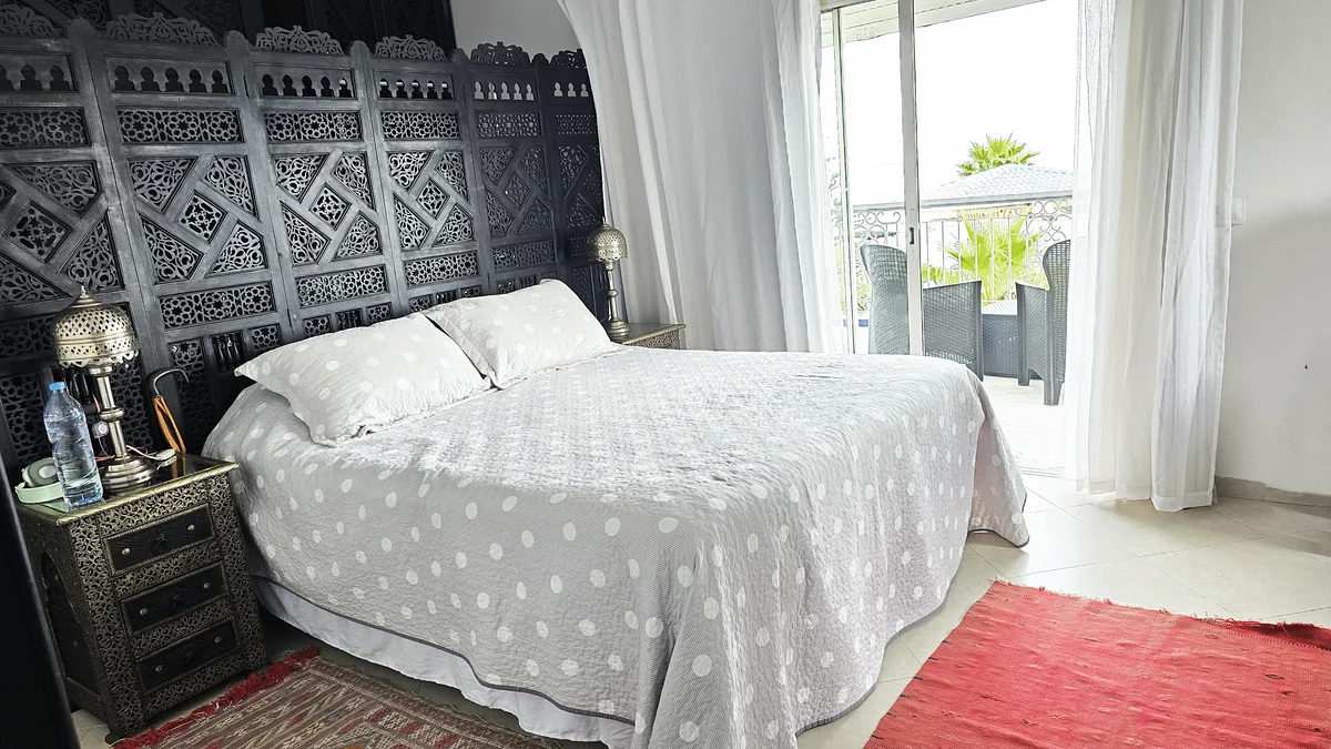 فيلا فاخرة بمساحة 1000 متر في مديق