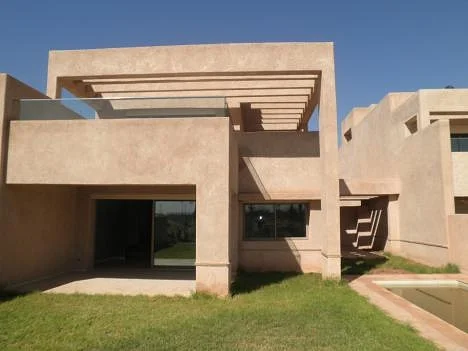 Loué Villa sur le Golf | 4 Beds | 3.5 Bath | Piscine | Jardin | 21.000Dh/mois