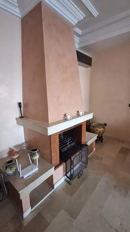 Spacieux appartement meublé de 170 m² avec ascenseur, cour privée et 2 places de garage