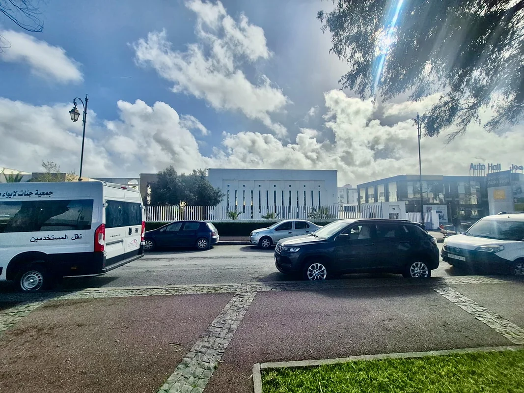 Commerciale Showroom te Huren in Rabat