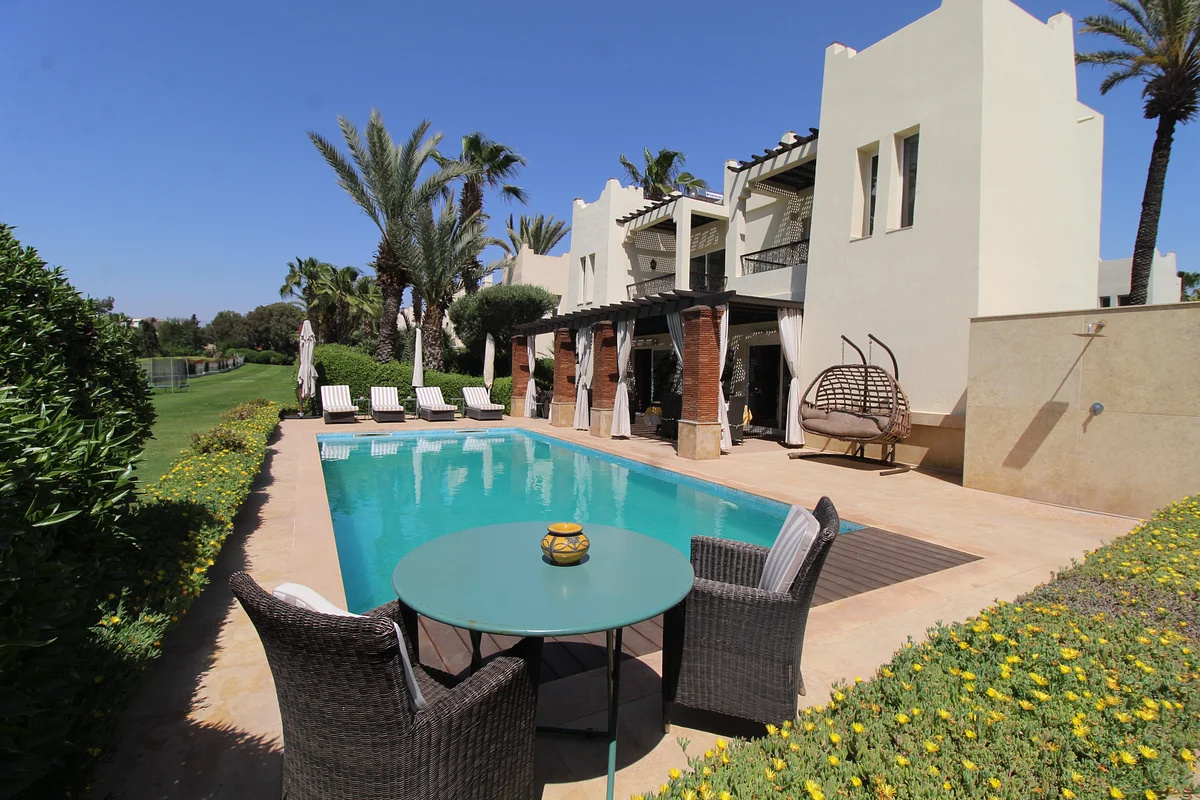 PREMIUM ! Villa meublée avec piscine privée à vendre à Agadir   Vue imprenable sur le Golf du Soleil