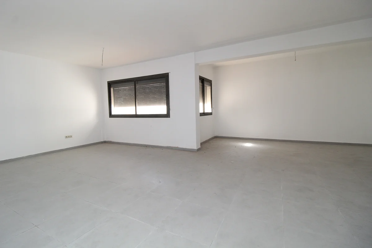 Bureau de 68 m2 à Avenue Moukawama, Agadir