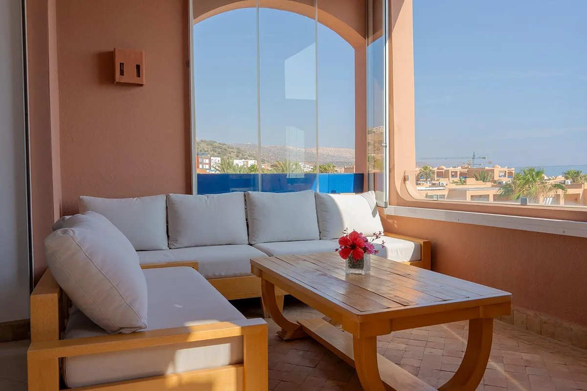 شقة بإطلالة على البحر في إيميؤودار