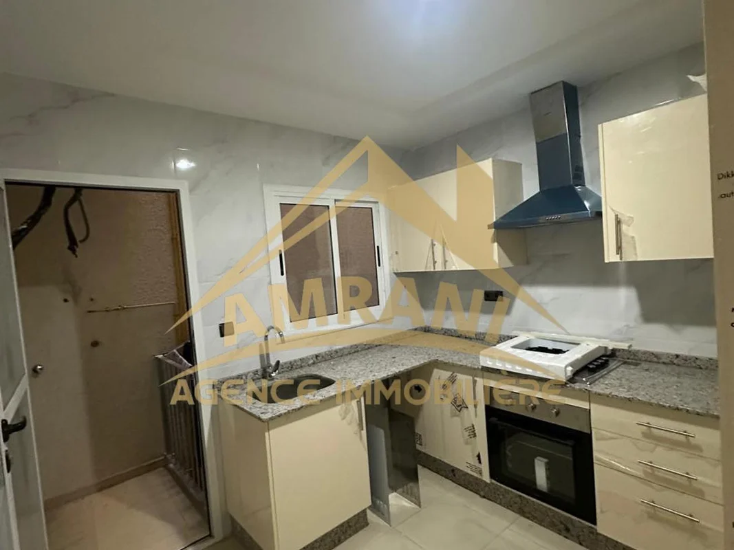 Appartements et garages à vendre à Boujarah, avec deux façades