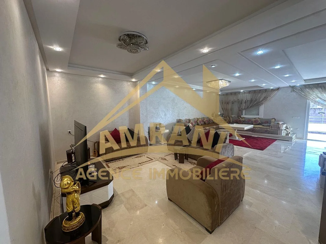 Grand appartement dans la Wilaya Center, premier étage