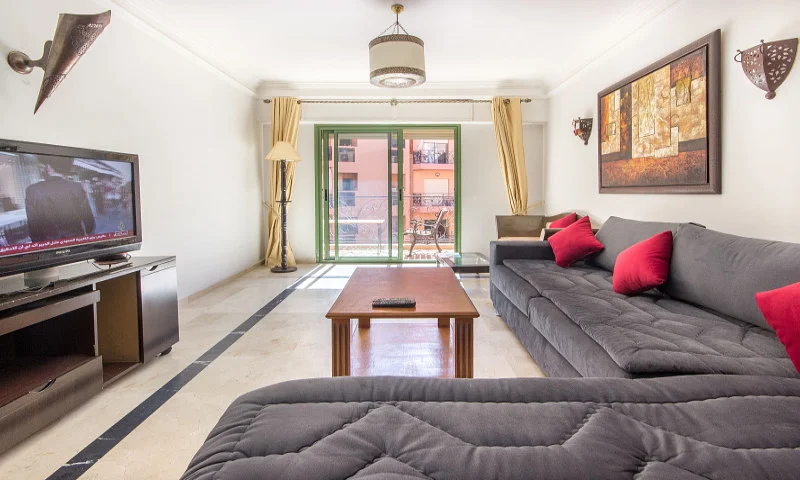 Appartement vide / 2 ch / 2 sdb / salon / piscine / 97m²