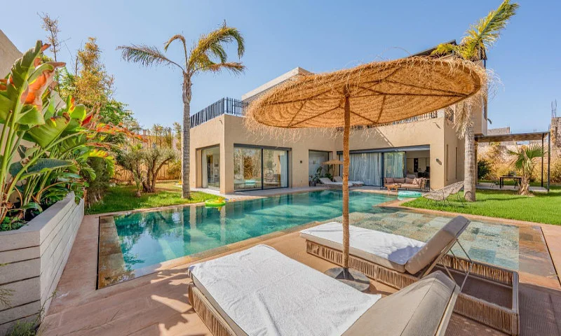 Villa 5 Suites / 1 CH / Salon / Cuisine / Piscine / Jardin / Terrase