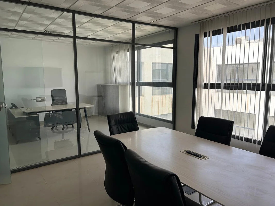 Bureau aménagé à Agadir Bay   Espace professionnel moderne et fonctionnel