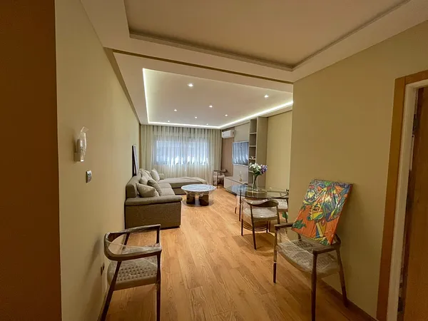 Magnifique Appartement entièrement rénové à neuf – surface 140m² – Situation Berchet – Reference: LTAAM23626