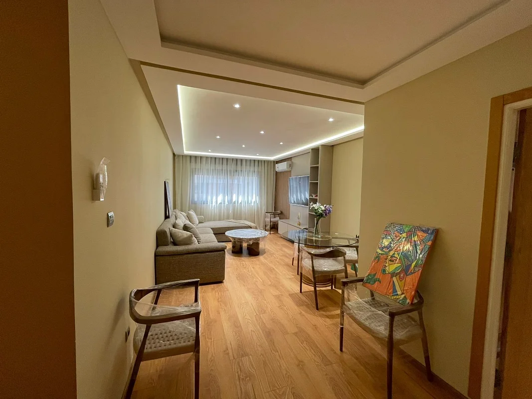 Magnifique Appartement entièrement rénové à neuf – surface 140m² – Situation Berchet – Reference: LTAAM23626