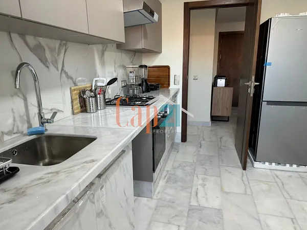 Location d'un bel appartement meublé à Place Mozar
