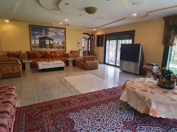 Spacious Villa for Sale Near Casa Near Shore