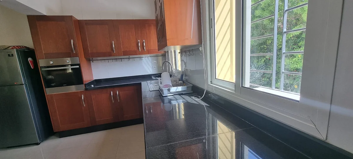 فيلا مفروشة للإيجار في سكيرَات بالقرب من شاطئ الجوهرة