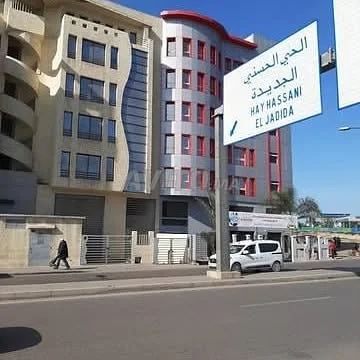 محل تجاري للبيع في طريق نسيم