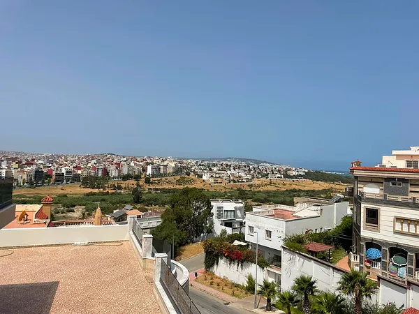 A LOUER MAGNIFIQUE ETAGE VILLA MEUBLE AVEC ENTREE INDEPENDANTE  – SURFACE 200 M² – SECTEUR SANIA LTAAM32726