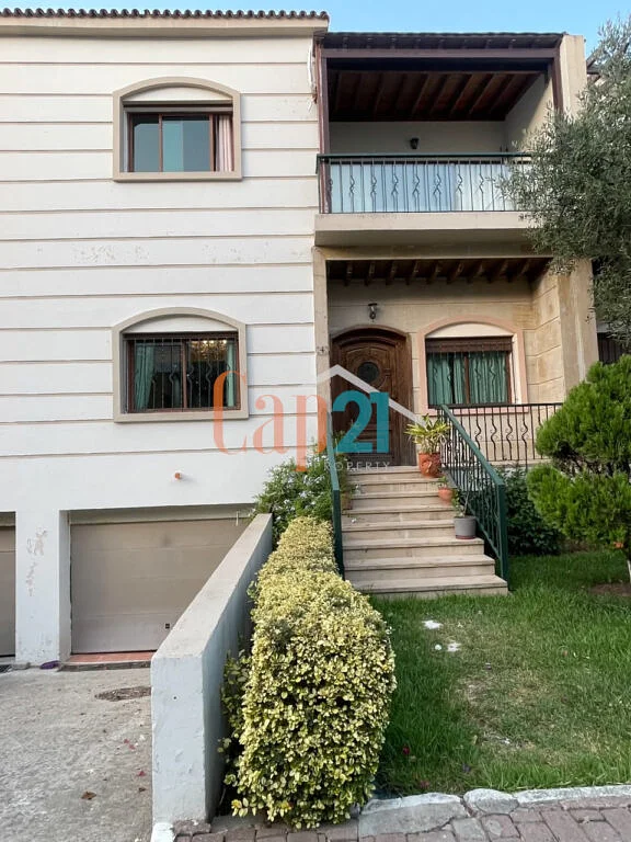 À louer, magnifique villa meublée de 300 m² Bobana