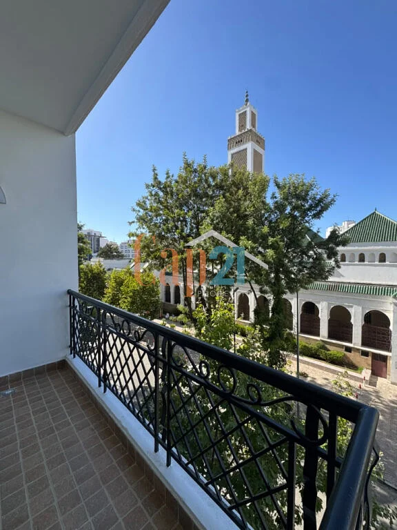 Appartement vide de 150m² à louer à Iberia
