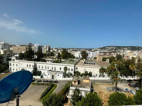 APPARTEMENT A LOUER A TANGER AVEC TERRASSE ET PARKING / REFERENCE: LTAAM27726
