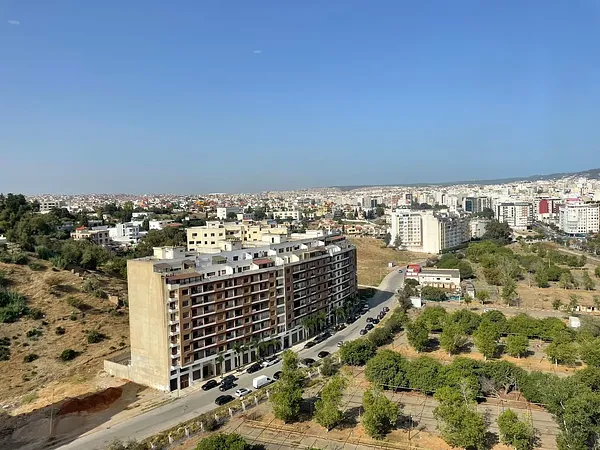 شقة جديدة ومضيئة مع موقف للسيارات بالقرب من محطة TGV