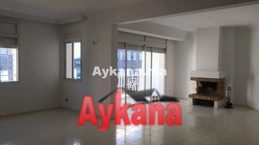 بيع رياض فاخر في حي رِياض سلا