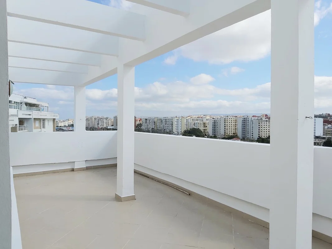 A VENDRE APPARTEMENT AVEC TERRASSE ENTIEREMENT RENOVE SURFACE 151M² ROUTE DE RABAT / REFERENCE : VTAA41926