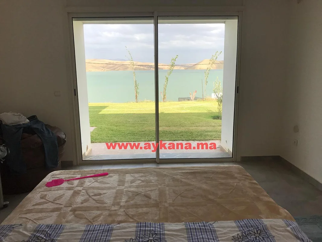 بيع مزرعة في خميسات أمام بحيرة