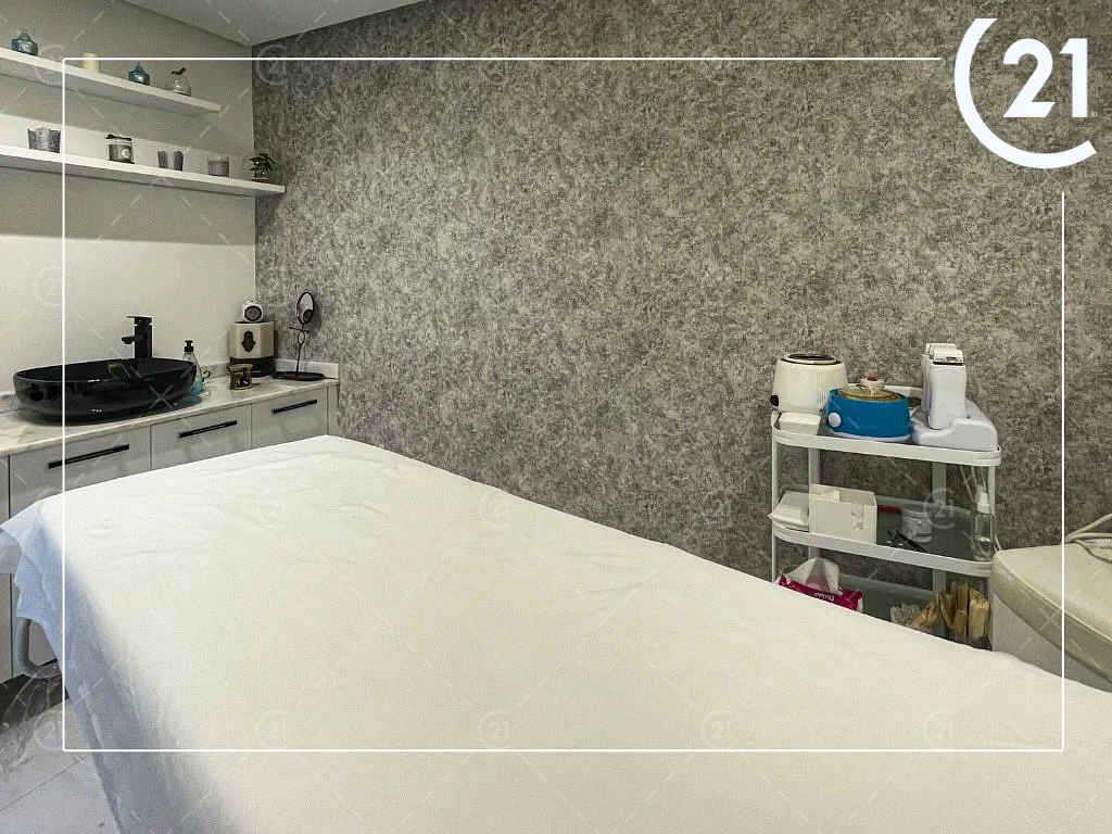 محل تجاري – ساحة موزارت